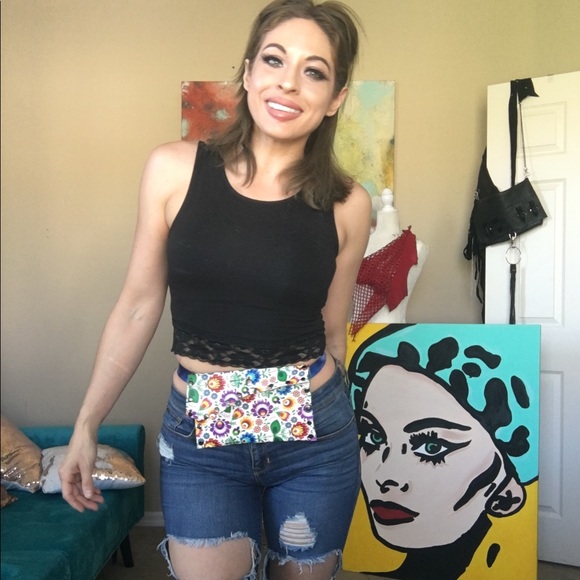 Meet your Posher, Ariana - Picture 10 of 12